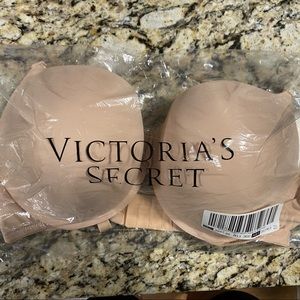 New, Victoria’s Secret, PINK, wear everywhere PUSH UP bra. Nude, Size 38 DD.